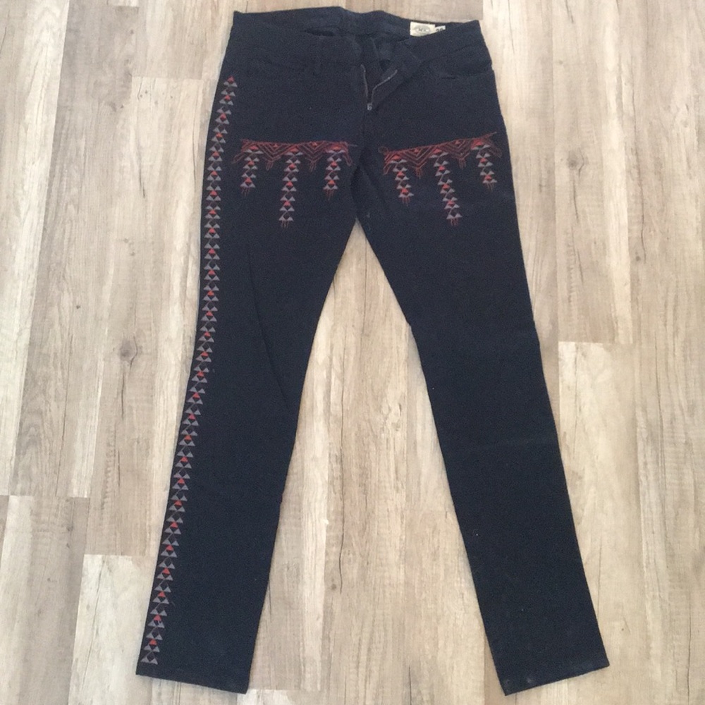 Artisan de luxe embroidered black skinny